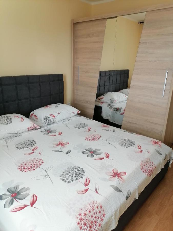 Apartmani Andelo I Ruzica Mundanije Экстерьер фото
